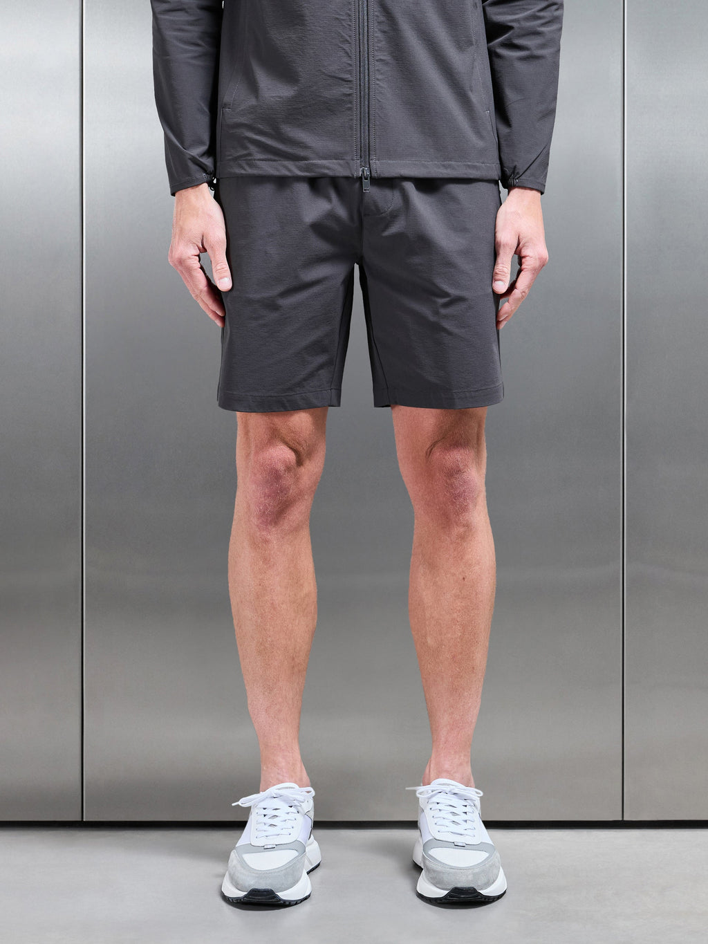 Active Technical Short in Grey