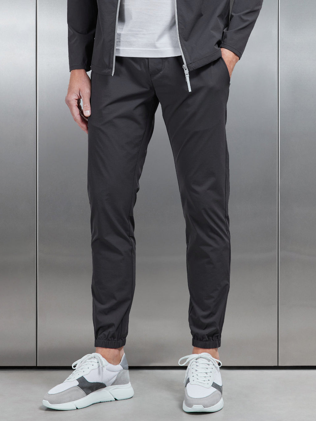 Active Technical Cuffed Trackpant in Grey